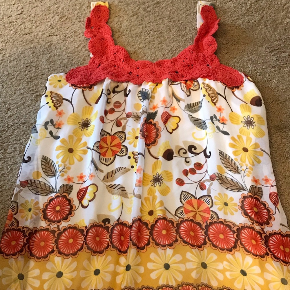 Cute lined, crochet tank top